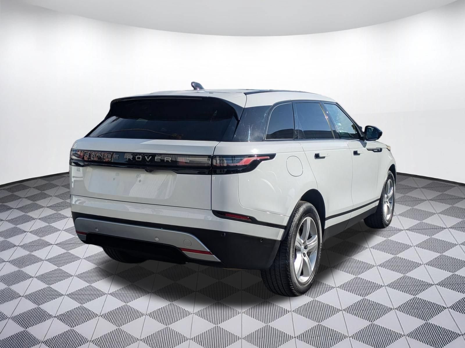 Used 2026 Land Rover Range Rover Velar S AWD/4WD image 5