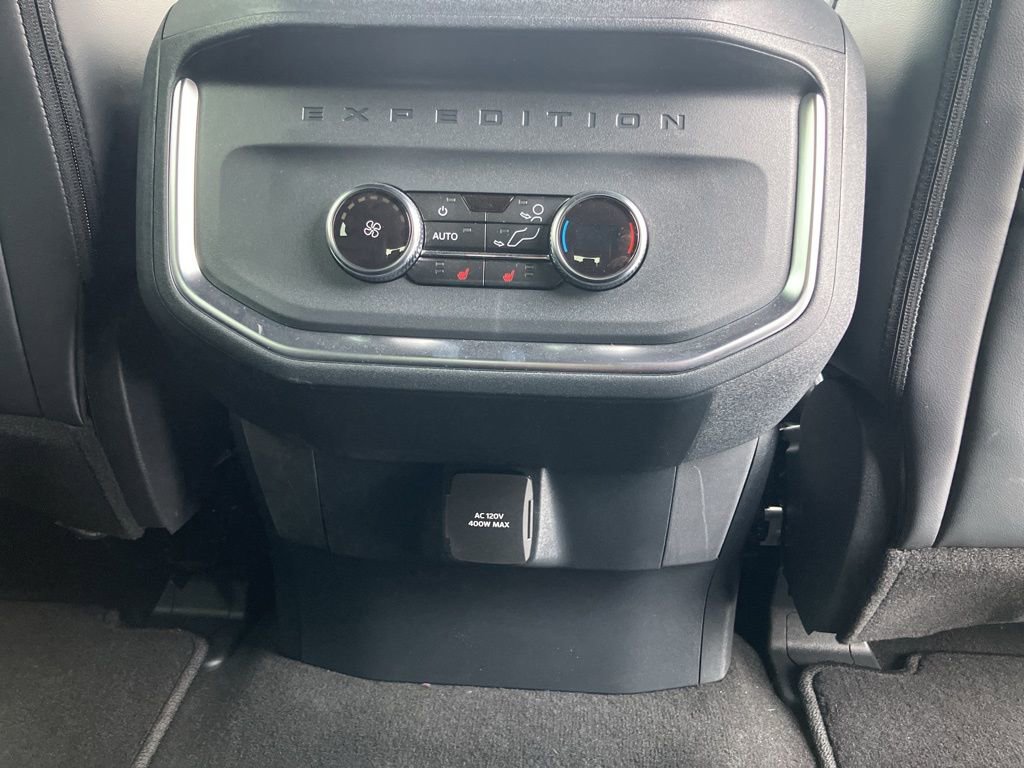 Used 2025 Ford Expedition Max Platinum w/ Stealth Performance Package image 44