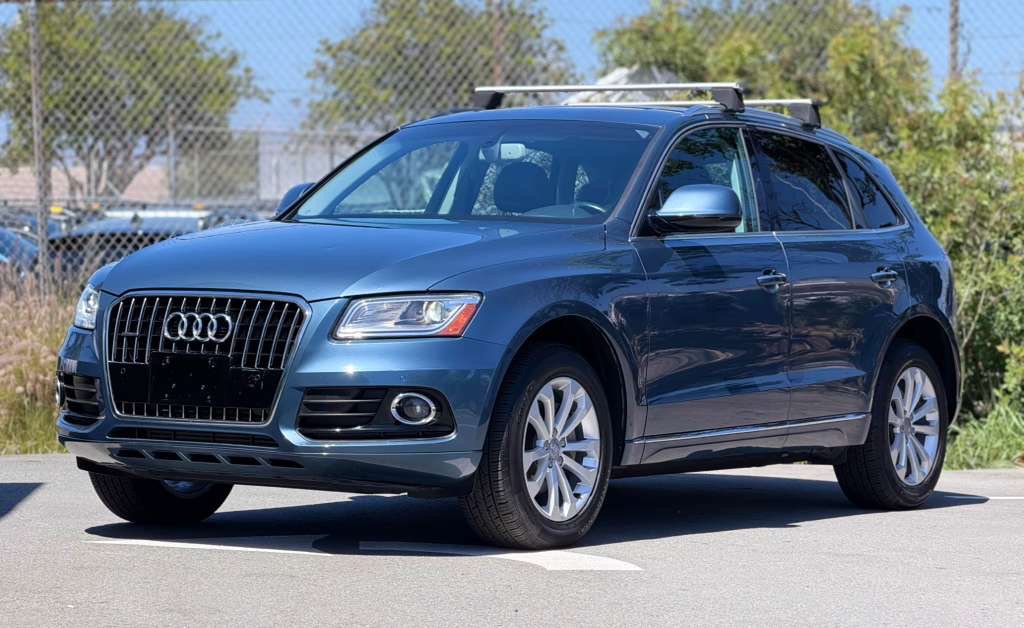 Used 2016 Audi Q5 2.0T Premium Plus w/ Technology Package AWD/4WD image 2