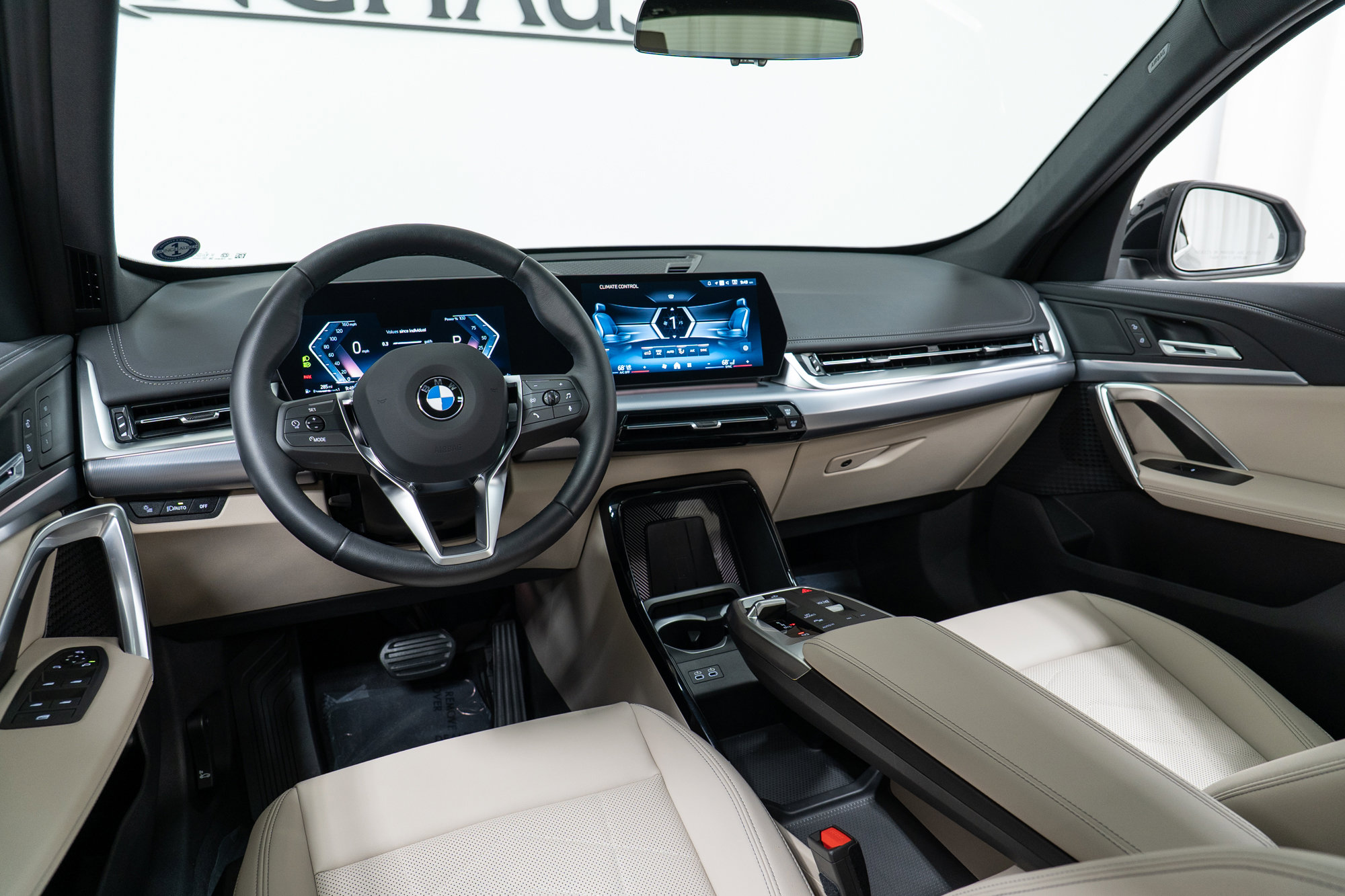 Used 2025 BMW X1 xDrive28i w/ Technology Package image 16