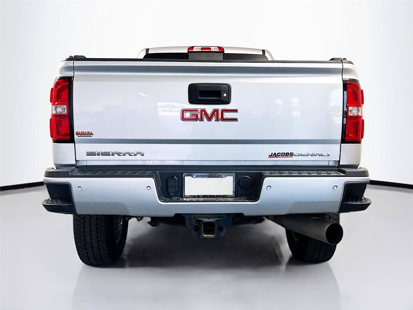 Used 2019 GMC Sierra 2500 Denali w/ Duramax Plus Package AWD/4WD image 9