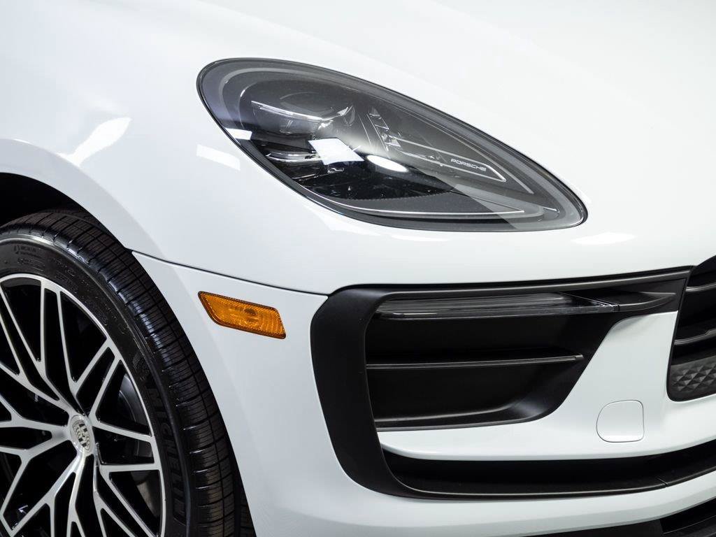 New 2026 Porsche Macan AWD/4WD image 38