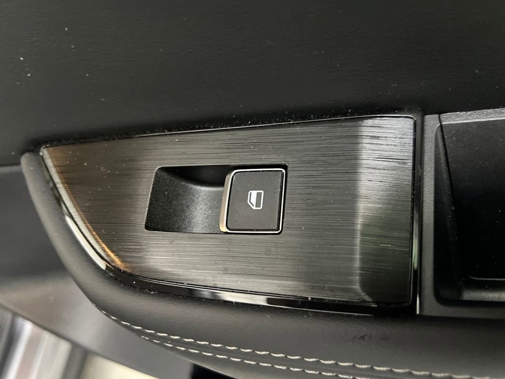 Used 2025 Nissan Rogue SL image 20