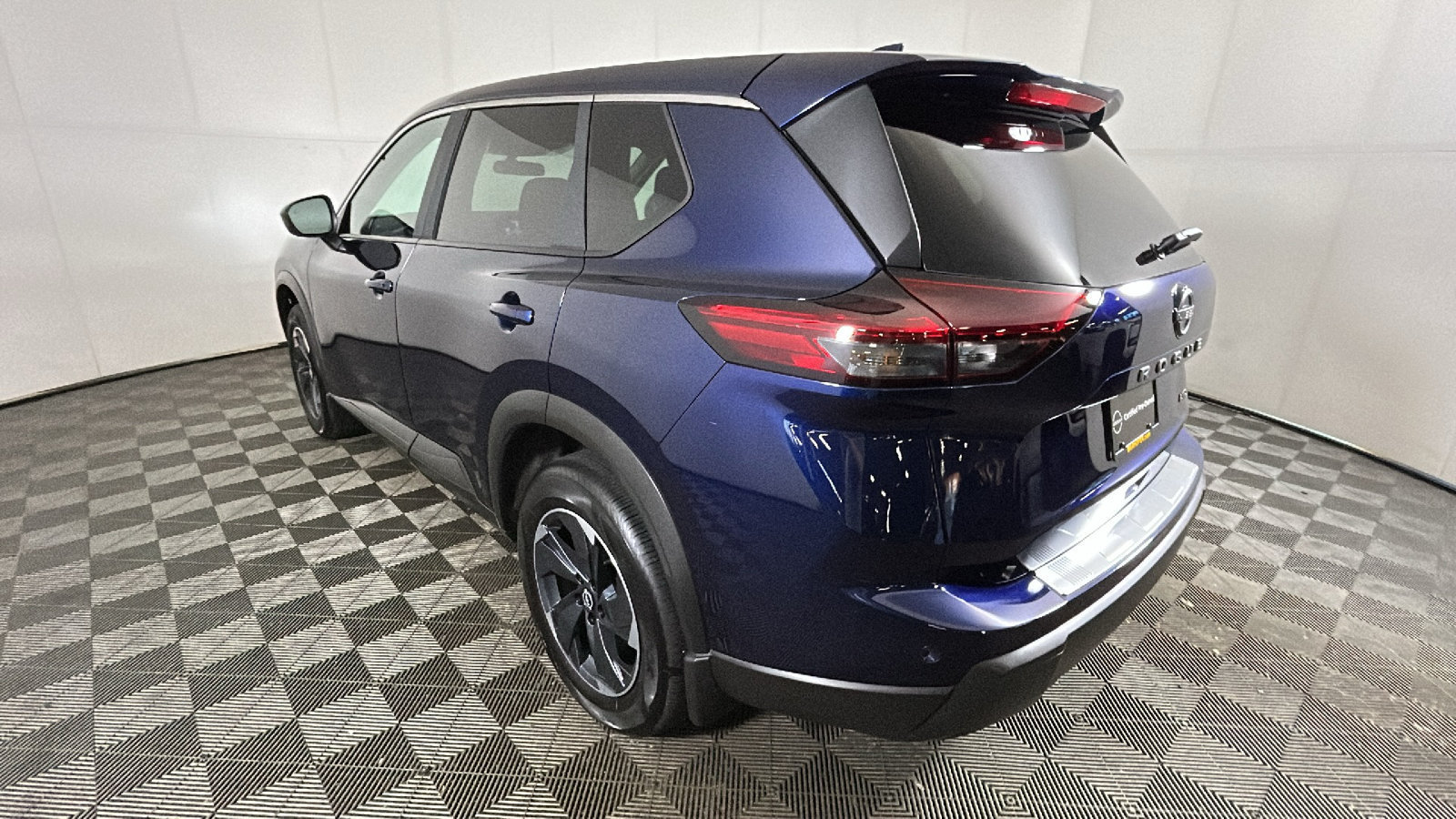 Certified 2026 Nissan Rogue SV AWD/4WD image 5