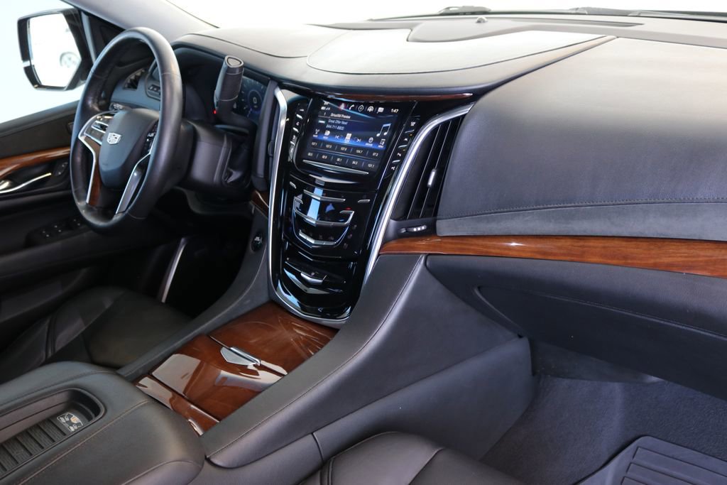 Used 2019 Cadillac Escalade Luxury image 47