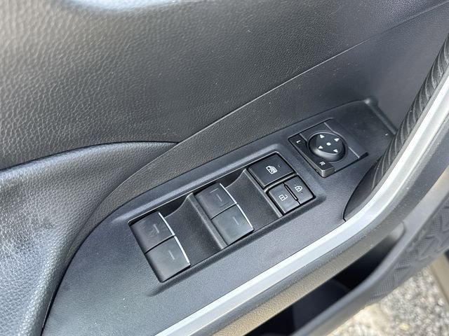 Used 2022 Toyota RAV4 SE w/ Convenience Package image 23