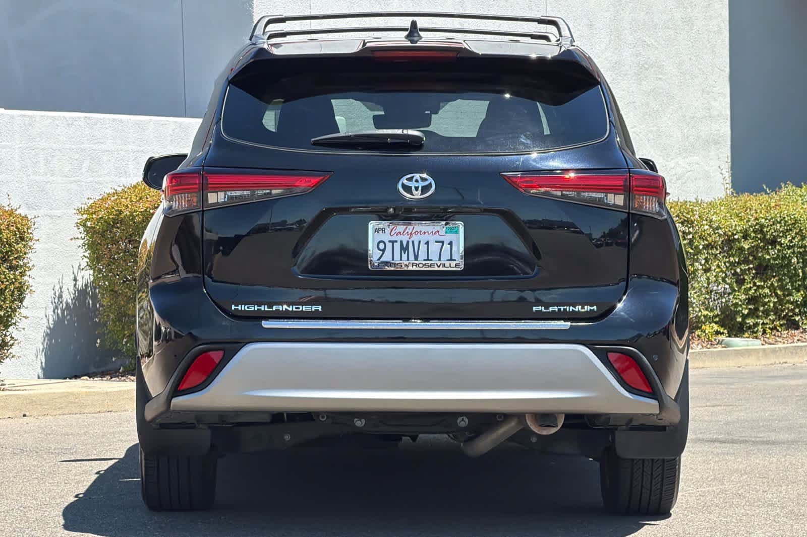Used 2021 Toyota Highlander Platinum FWD image 8