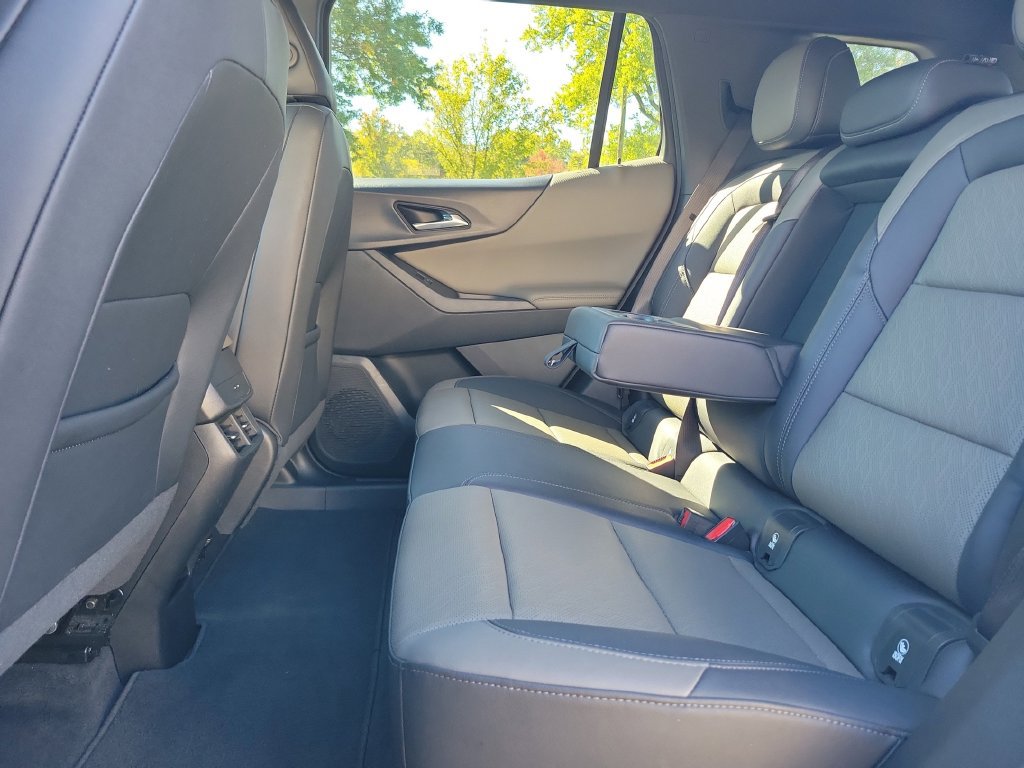 Used 2025 Chevrolet Equinox LT w/ Convenience Package II FWD image 20