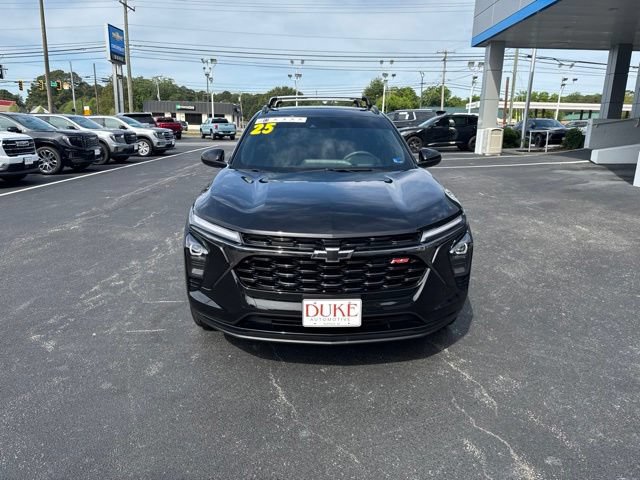 Used 2025 Chevrolet Trax RS w/ Sunroof Package FWD image 14