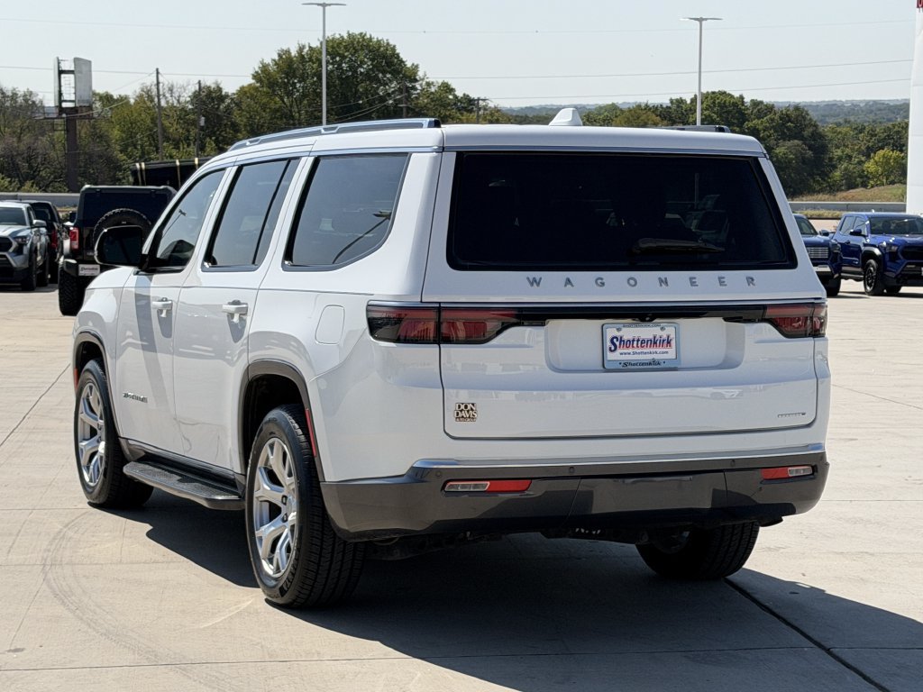 Used 2022 Jeep Wagoneer Series II RWD image 4