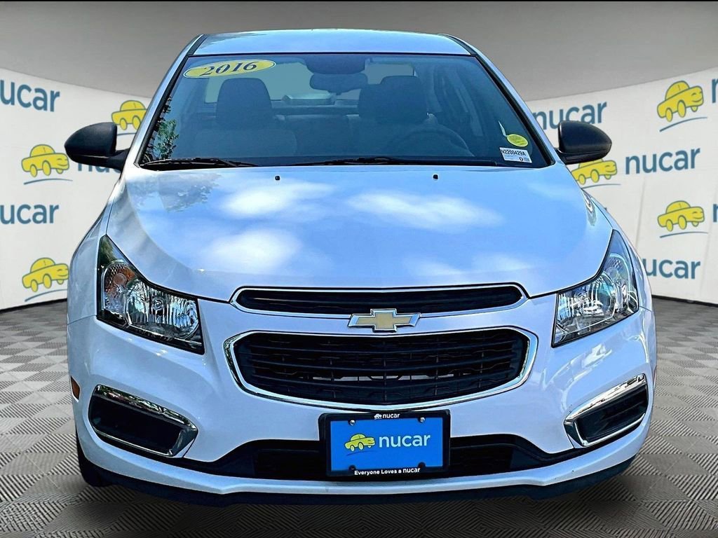 Used 2016 Chevrolet Cruze LS FWD image 2