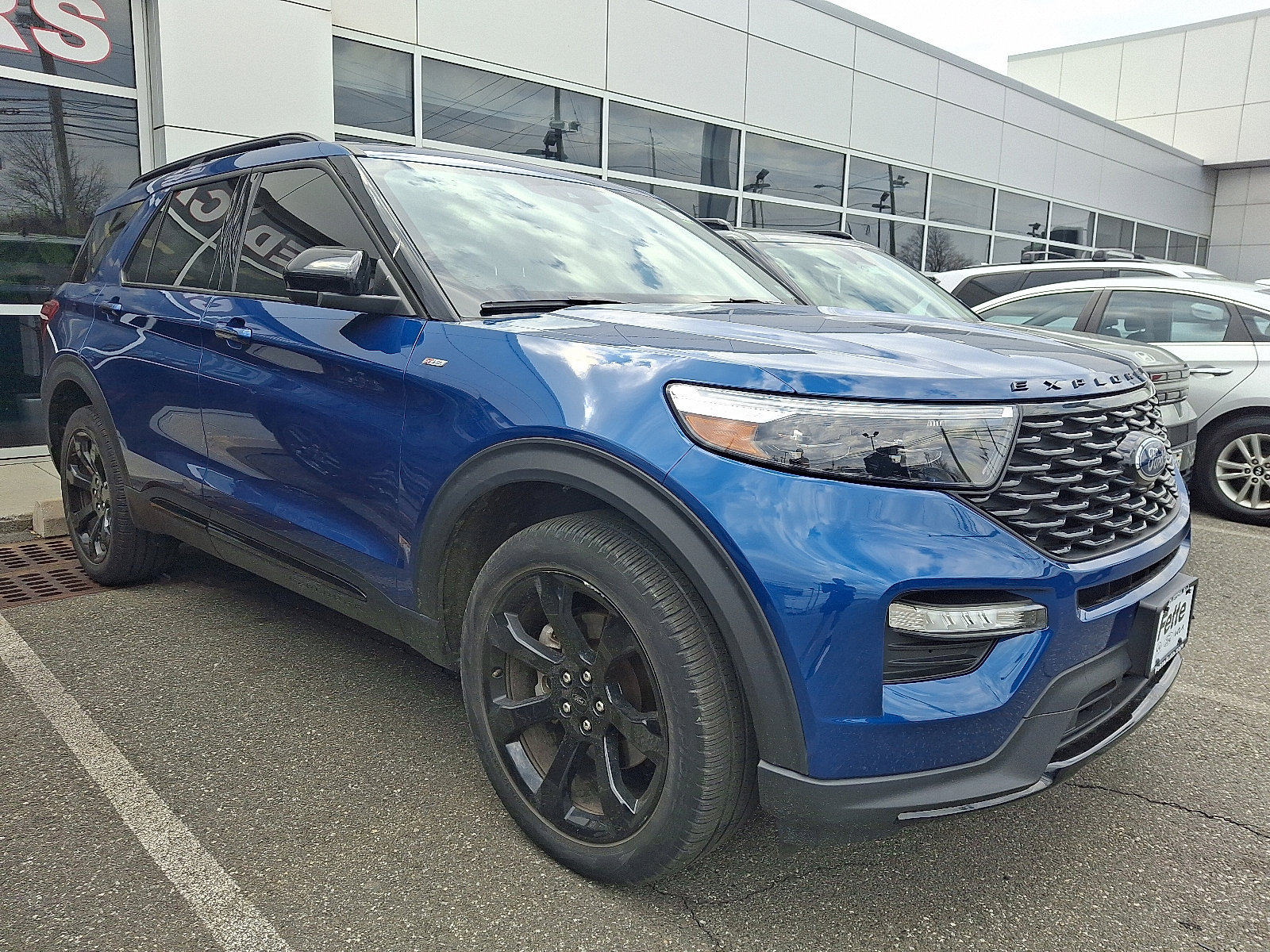 Certified 2023 Ford Explorer ST-Line AWD/4WD image 3