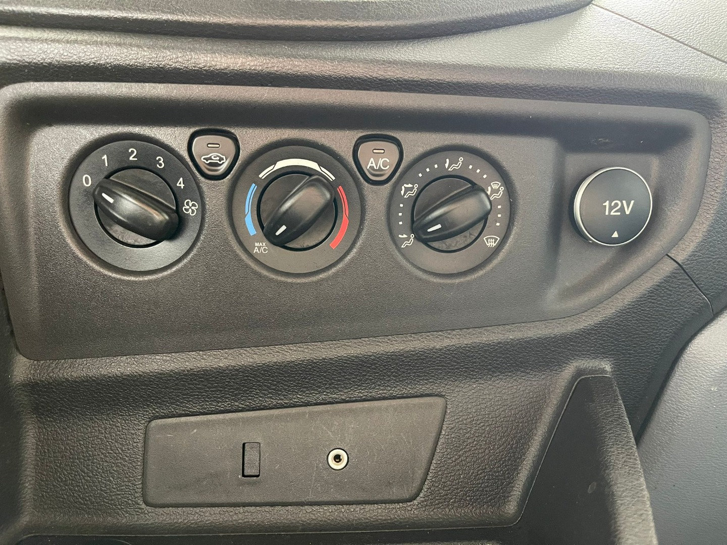 Used 2016 Ford Transit 350 148 Medium Roof RWD image 13