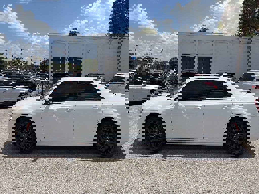 Used 2022 Chrysler 300 Touring L image 3