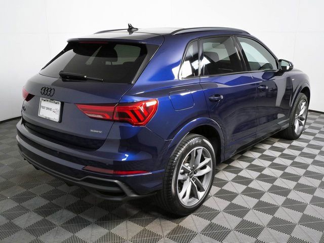 Used 2025 Audi Q3 2.0T Premium w/ Convenience Package AWD/4WD image 3