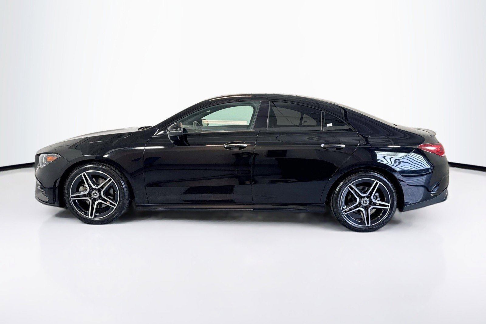 Used 2022 Mercedes-Benz CLA 250 image 8