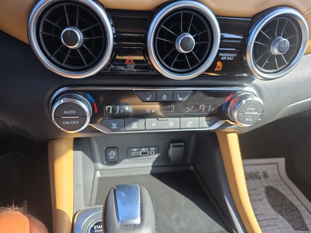 Used 2025 Nissan Sentra SV w/ SV Premium Package image 12