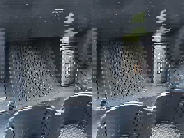 Used 2020 Mercedes-Benz C 300 Sedan image 29