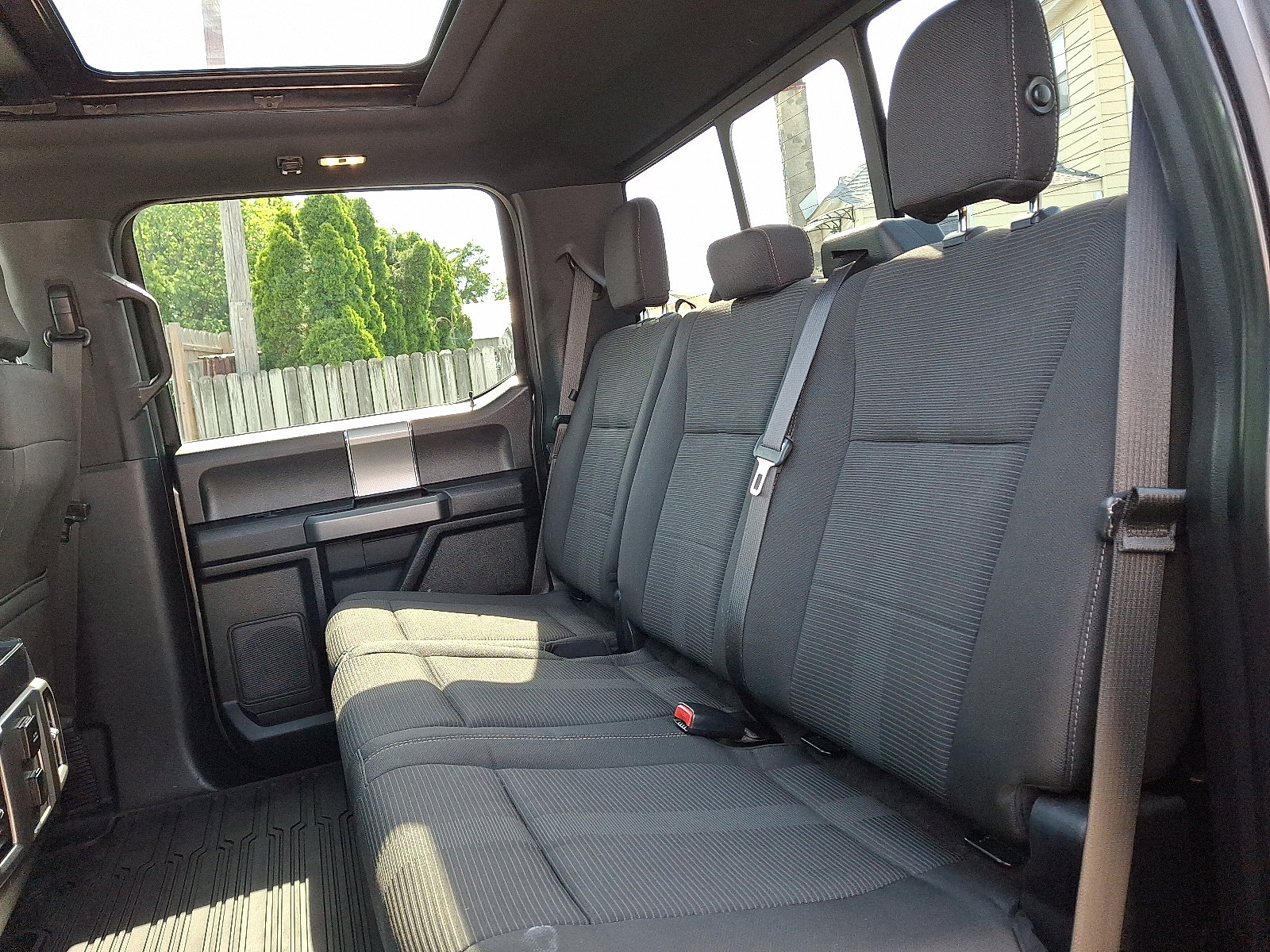 Used 2015 Ford F150 XLT w/ Equipment Group 302A Luxury AWD/4WD image 10