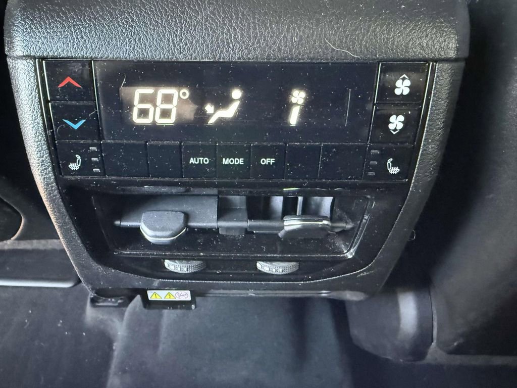 Used 2023 Jeep Grand Cherokee L Limited image 15