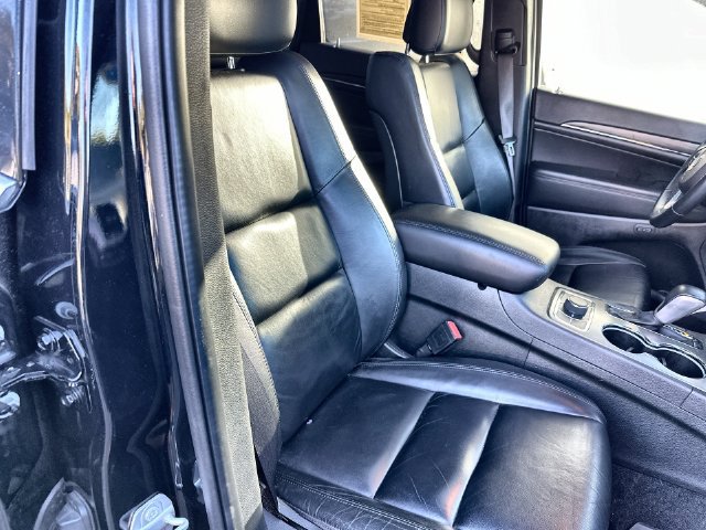 Used 2022 Jeep Grand Cherokee Limited AWD/4WD image 28