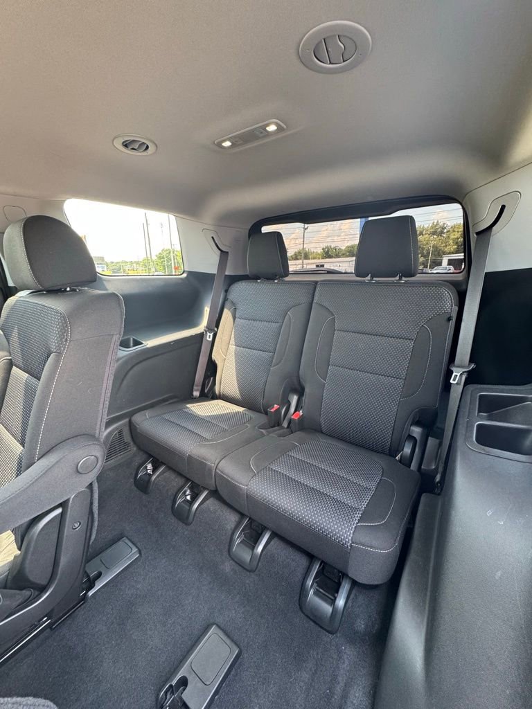 Used 2023 GMC Acadia SLE w/ Driver Convenience Package image 10