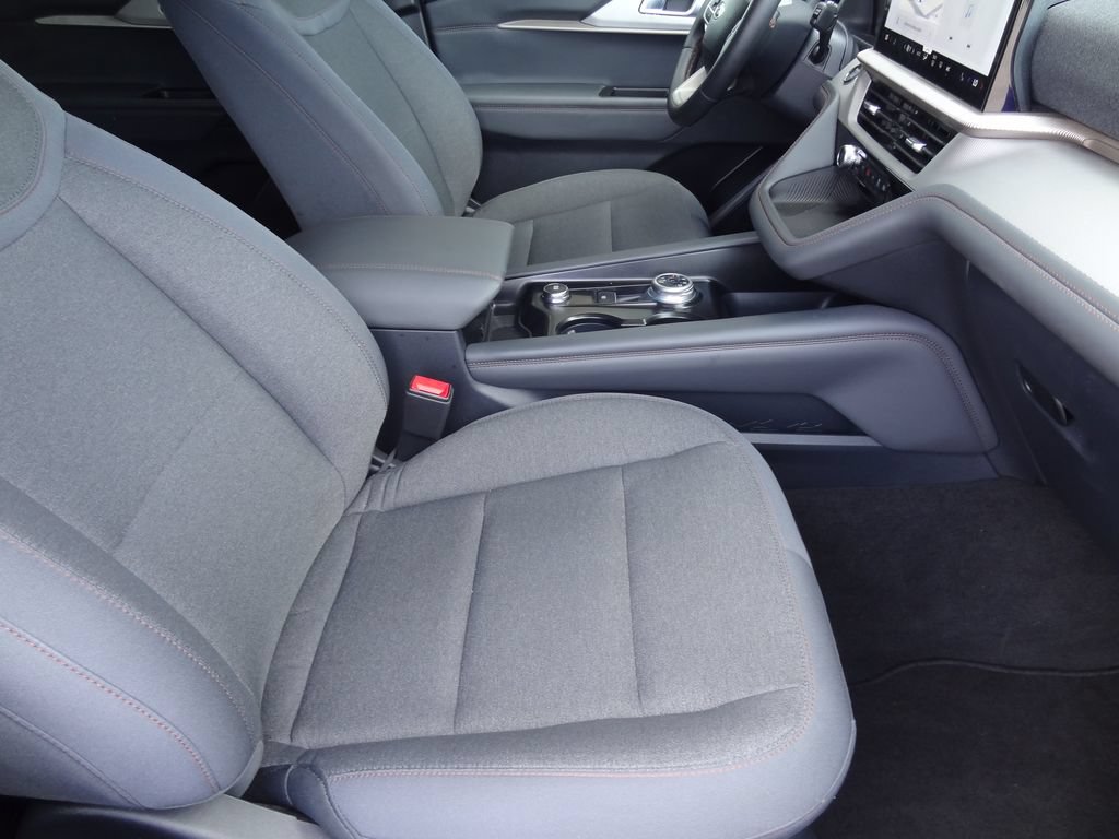 Used 2026 Ford Explorer Active AWD/4WD image 15