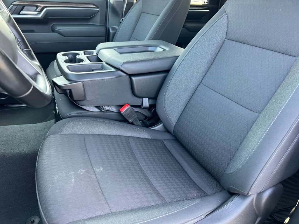 Used 2025 Chevrolet Silverado 2500 LT w/ Convenience Package image 11