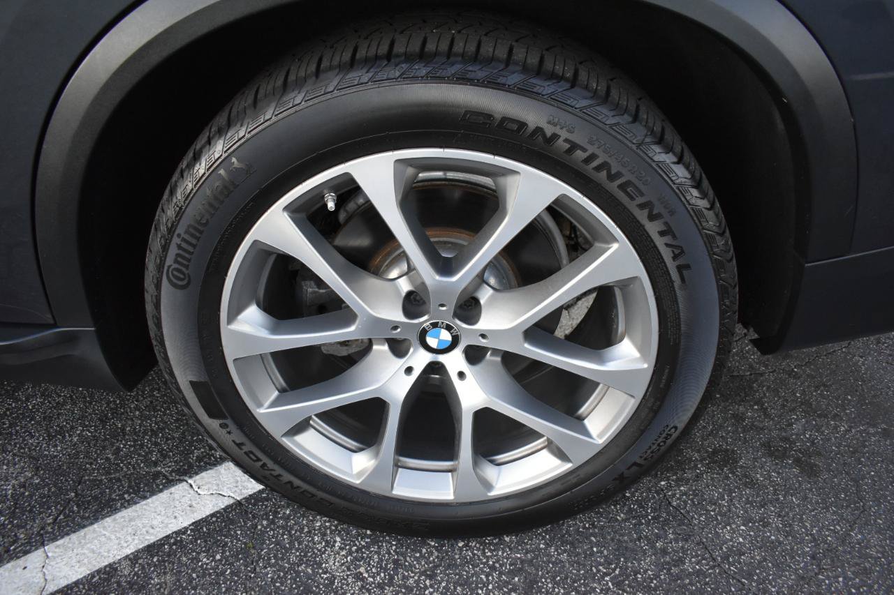 Used 2019 BMW X5 xDrive50i w/ Parking Assistance Package AWD/4WD image 33