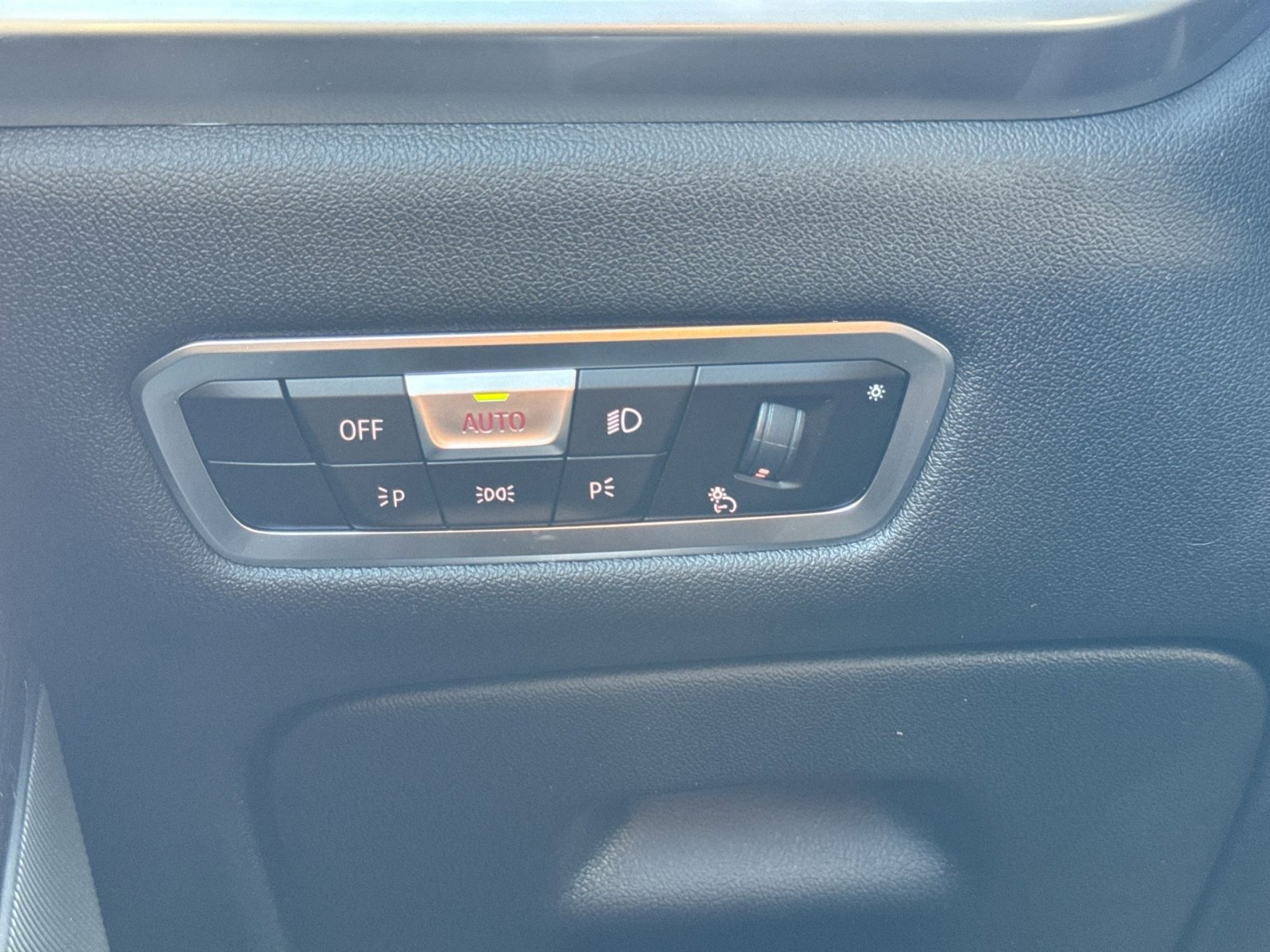 Used 2023 BMW X7 xDrive40i w/ M Sport Package image 21