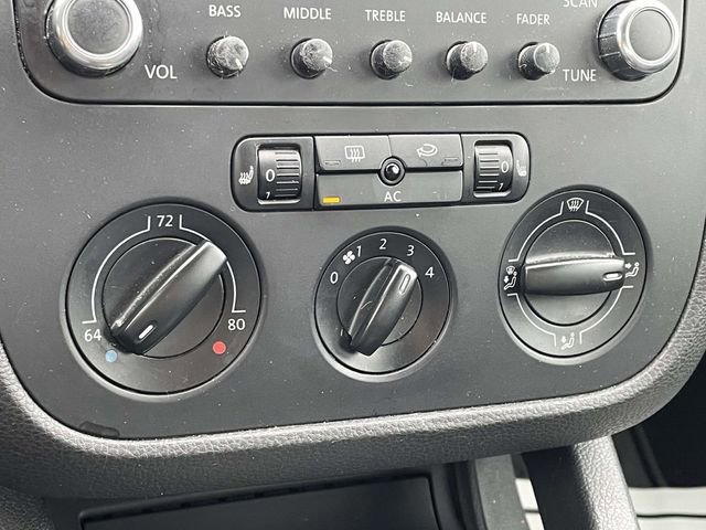 Used 2009 Volkswagen GTI 4-Door FWD image 26