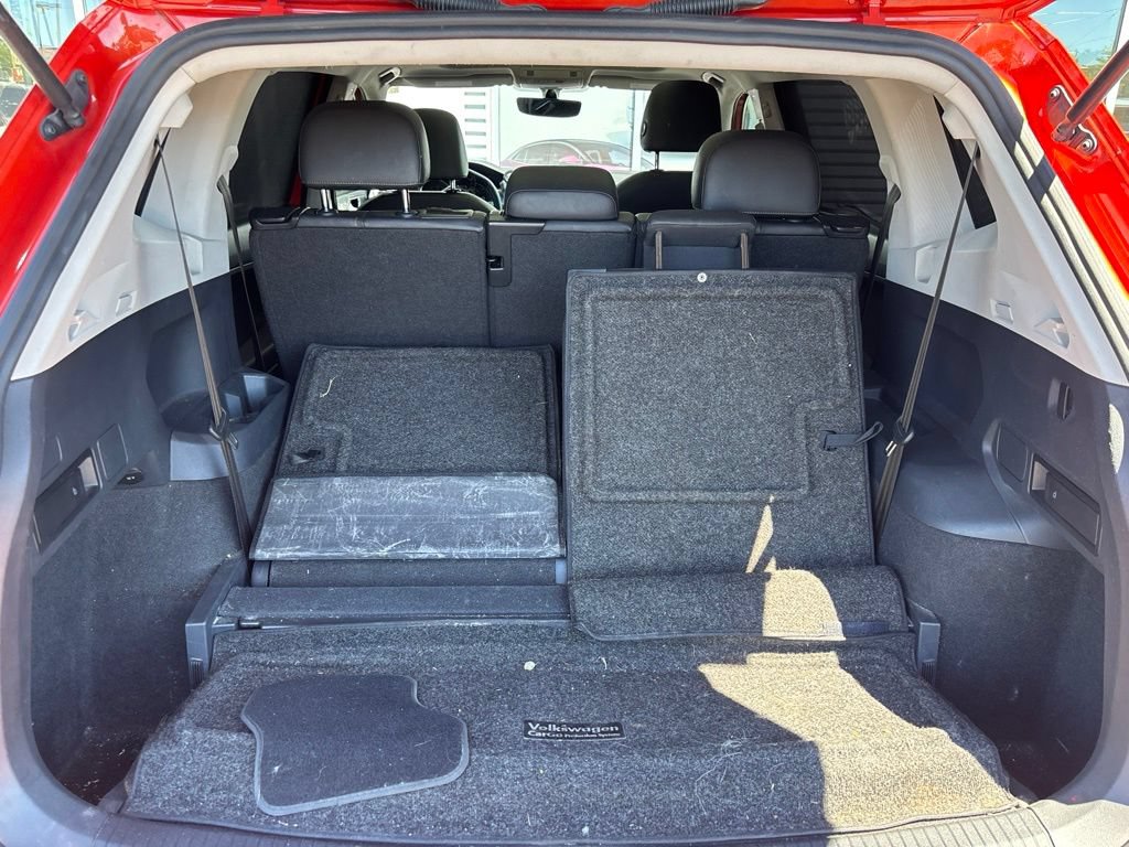 Used 2018 Volkswagen Tiguan SE w/ Panoramic Sunroof Package FWD image 17