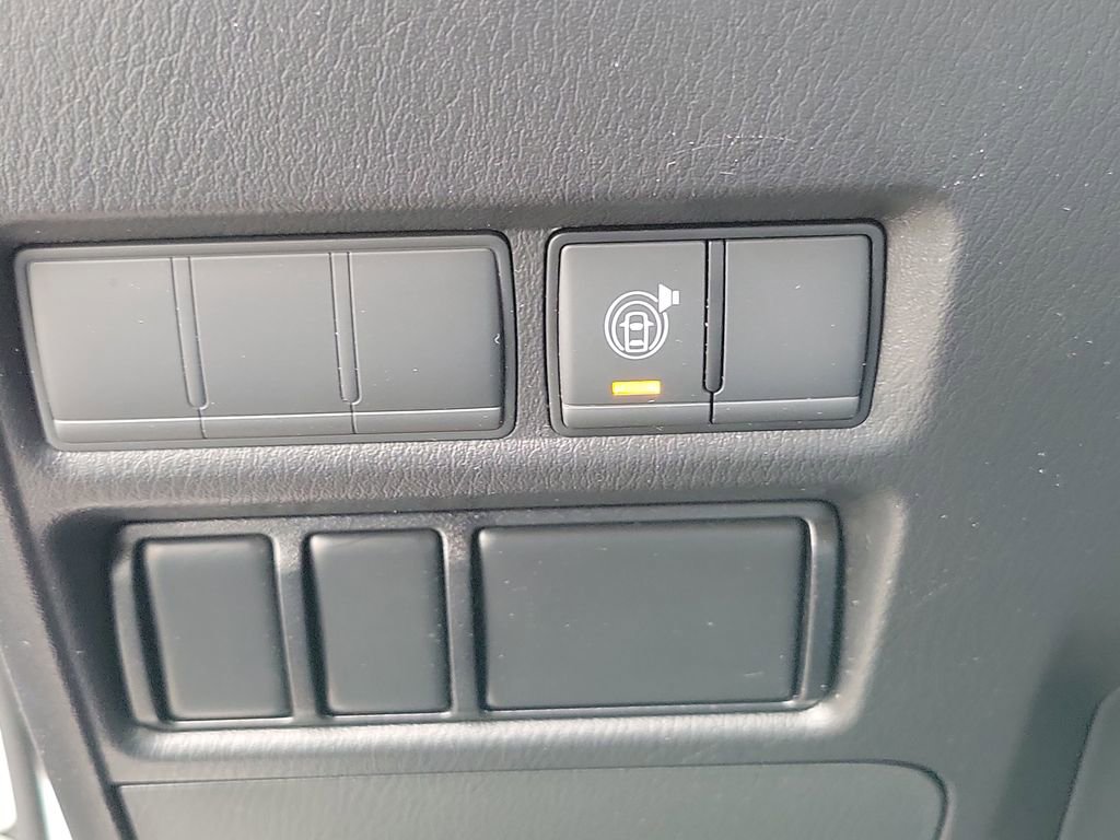 Used 2024 Nissan Armada SV image 18