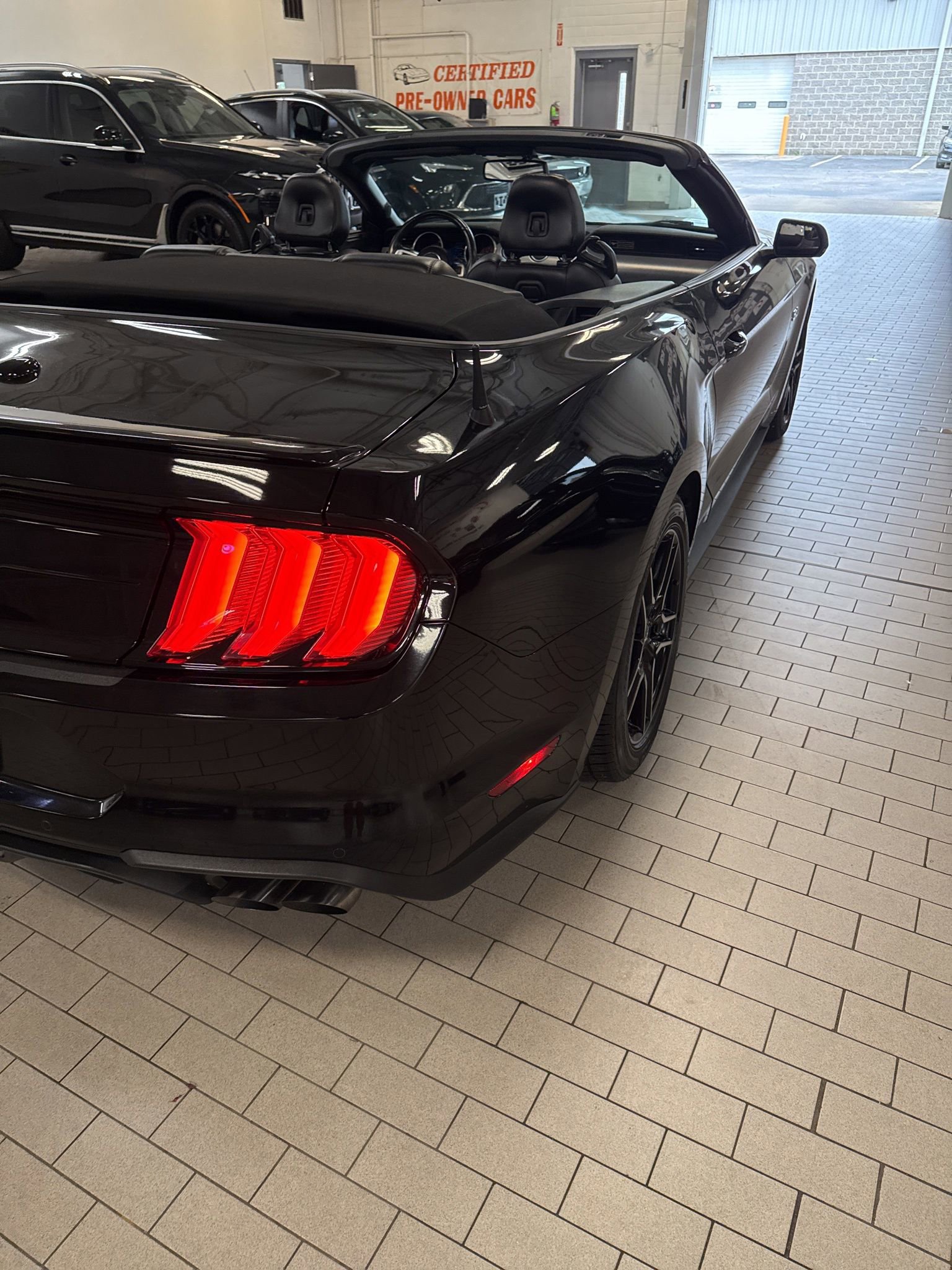 Used 2020 Ford Mustang GT Premium image 11