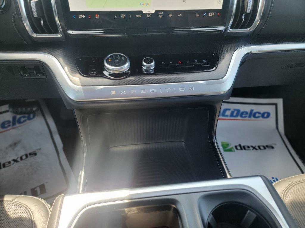 New 2026 Ford Expedition Platinum w/ Stealth Performance Package AWD/4WD image 17
