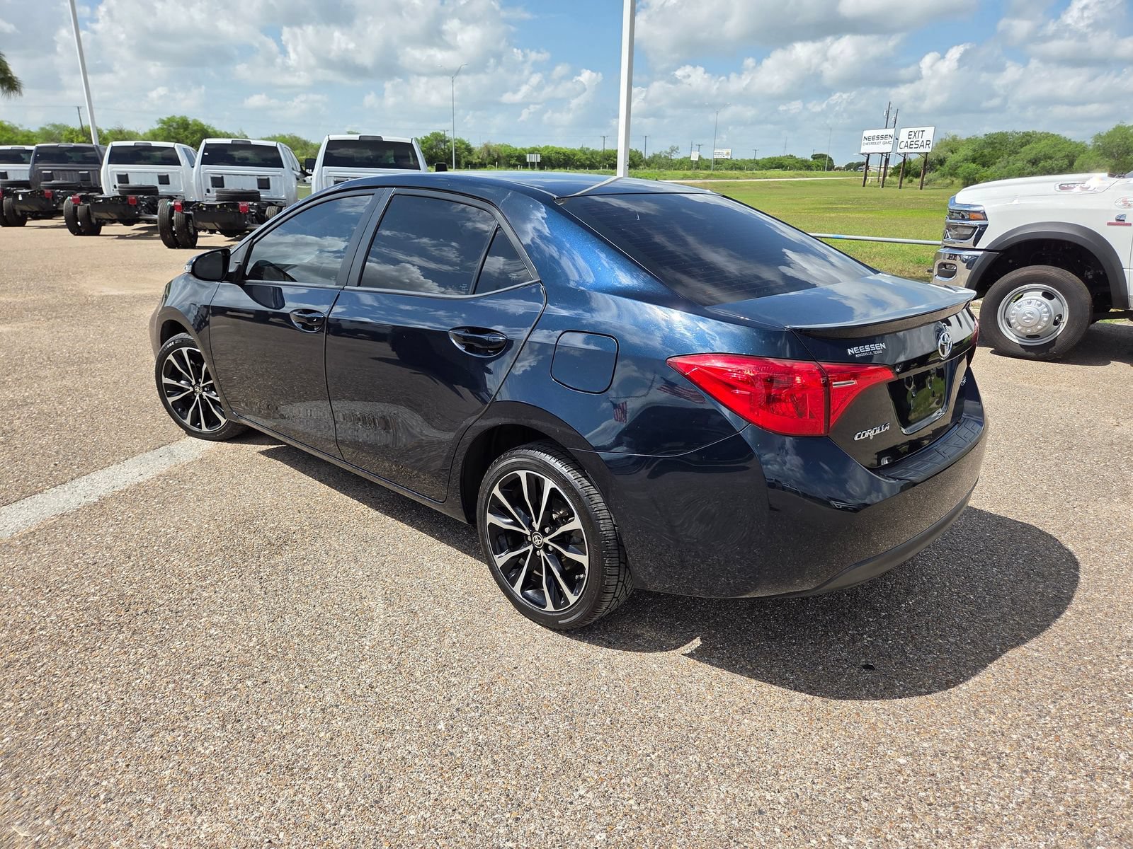 Used 2019 Toyota Corolla SE FWD image 5