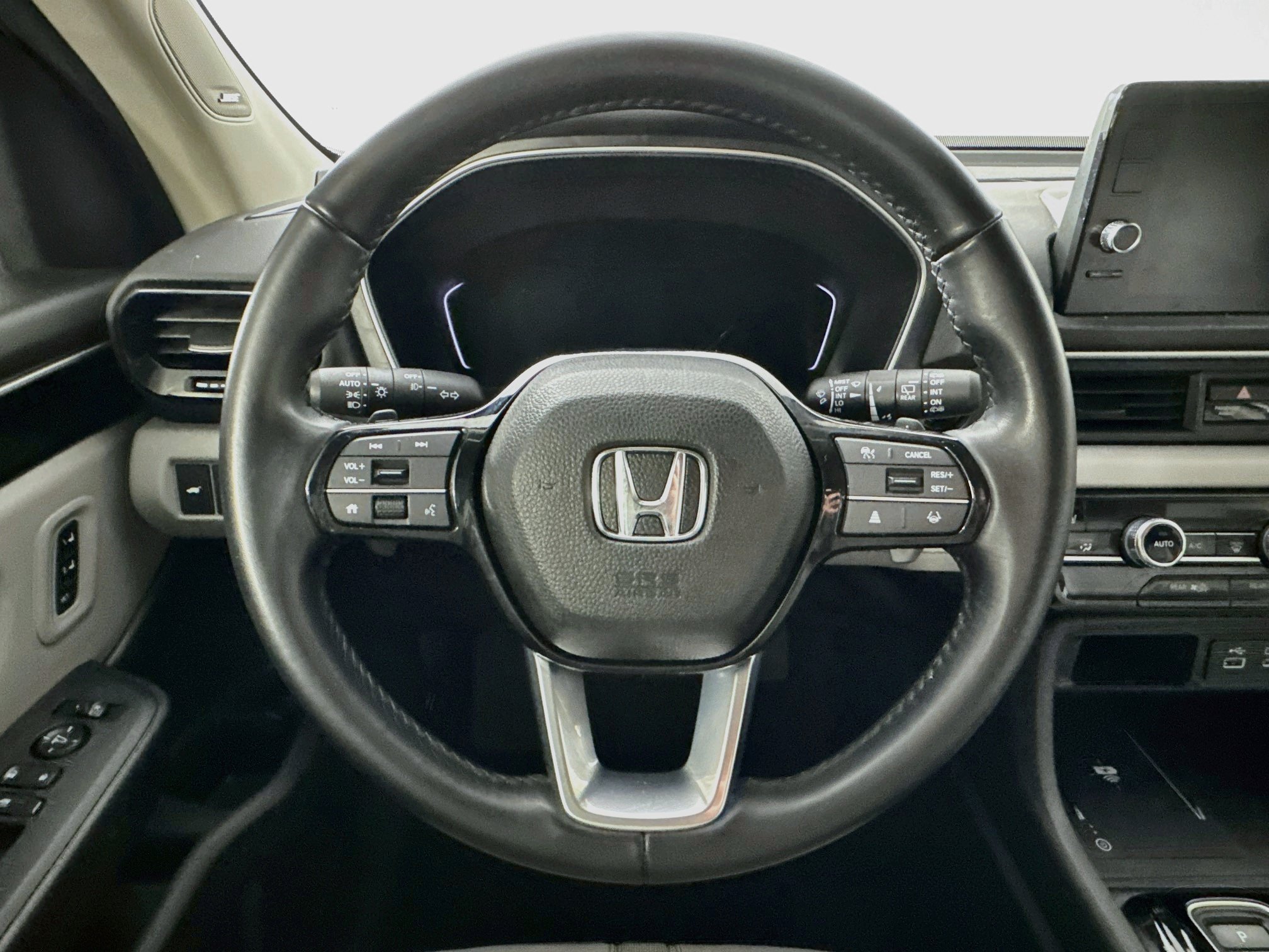 Certified 2024 Honda Pilot Touring image 11