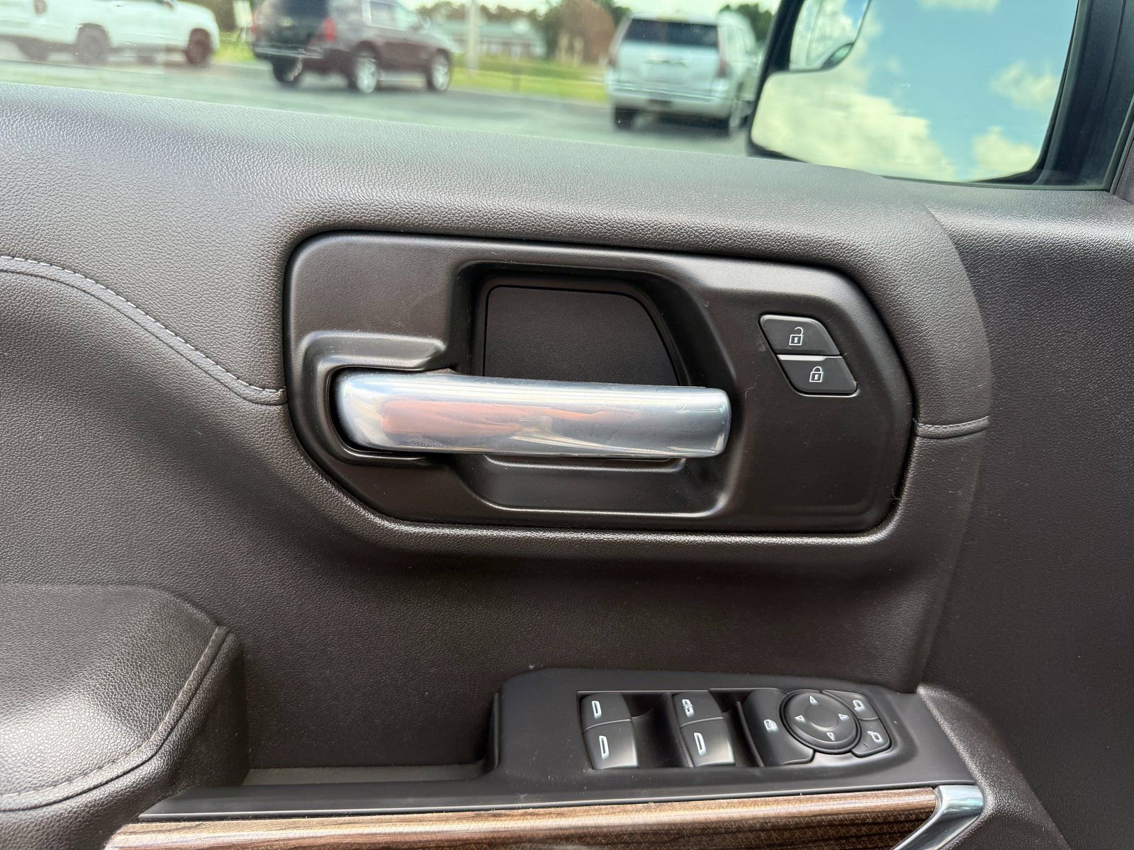 Used 2021 Chevrolet Silverado 1500 LT Trail Boss w/ LPO, Dark Essentials Package image 12