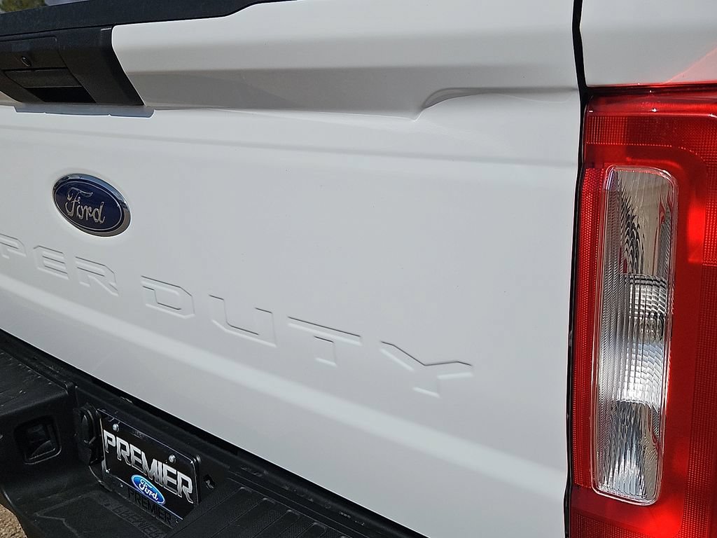 Used 2025 Ford F250 XLT AWD/4WD image 15