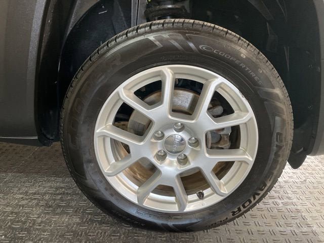 Used 2021 Jeep Renegade Limited AWD/4WD image 3
