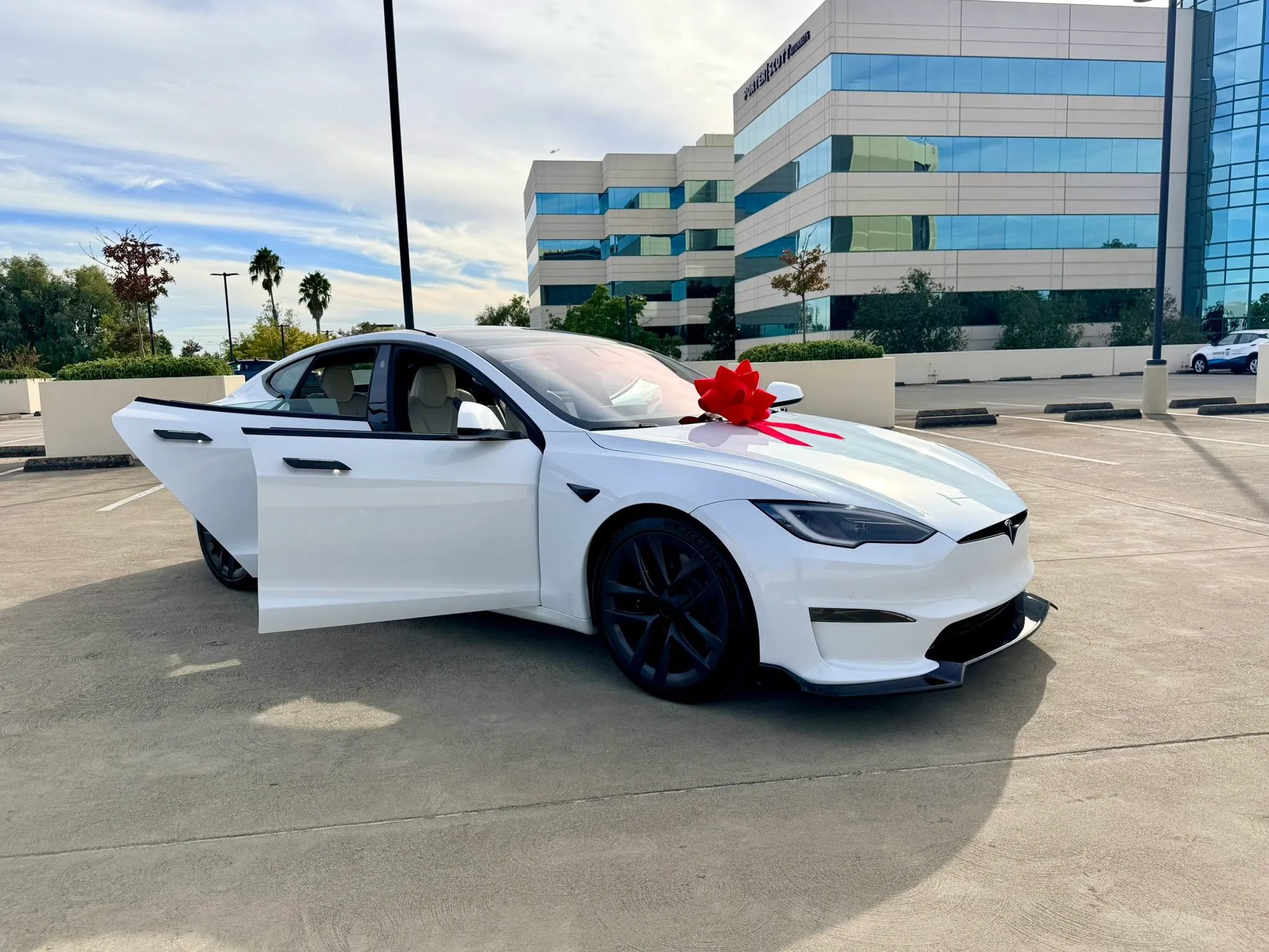 Used 2022 Tesla Model S Standard Range AWD/4WD image 97