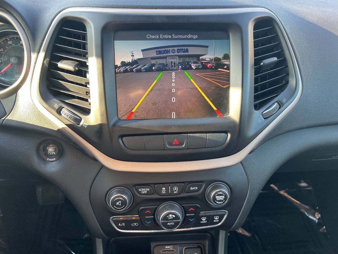 Used 2015 Jeep Cherokee Limited AWD/4WD image 29