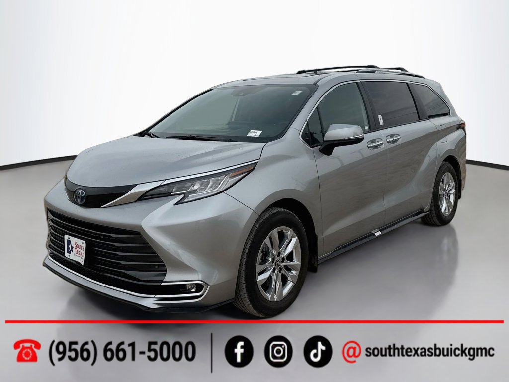 Used 2025 Toyota Sienna Limited AWD/4WD image 3