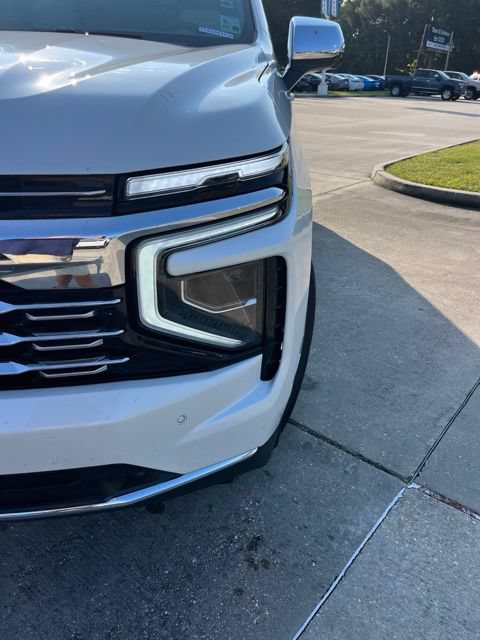 Used 2025 Chevrolet Suburban Premier RWD image 11