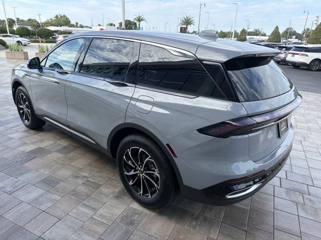 New 2026 Lincoln Nautilus Premier AWD/4WD image 4