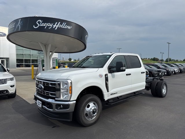 New 2025 Ford F350 XL w/ XL Chrome Package