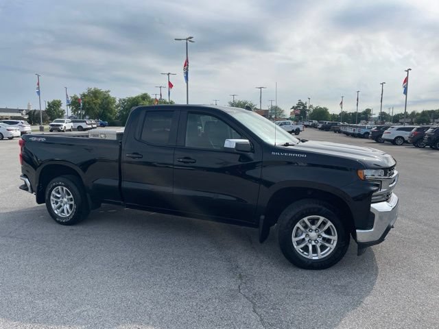 Used 2020 Chevrolet Silverado 1500 LT w/ All-Star Edition AWD/4WD image 2