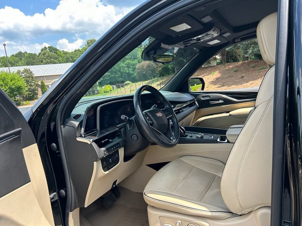 Used 2022 Cadillac Escalade Premium Luxury w/ Performance Package AWD/4WD image 37