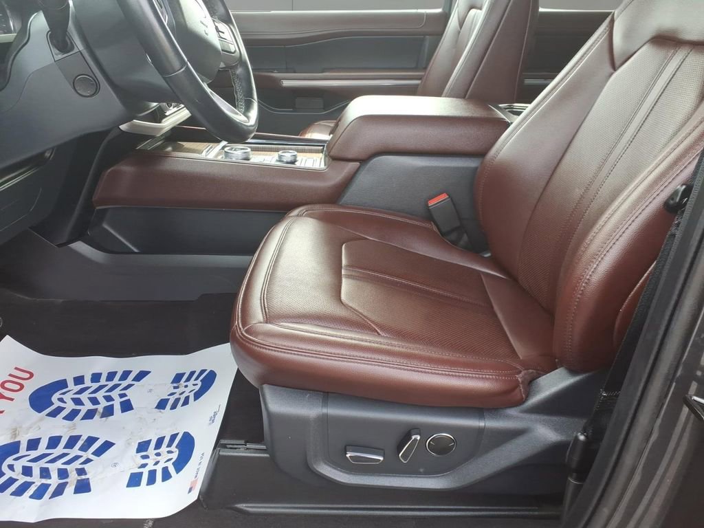 Used 2024 Ford Expedition Limited image 13