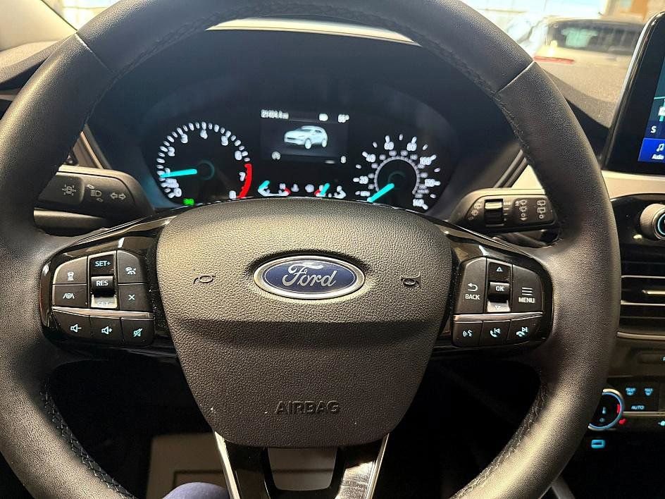 Used 2022 Ford Escape SEL image 8
